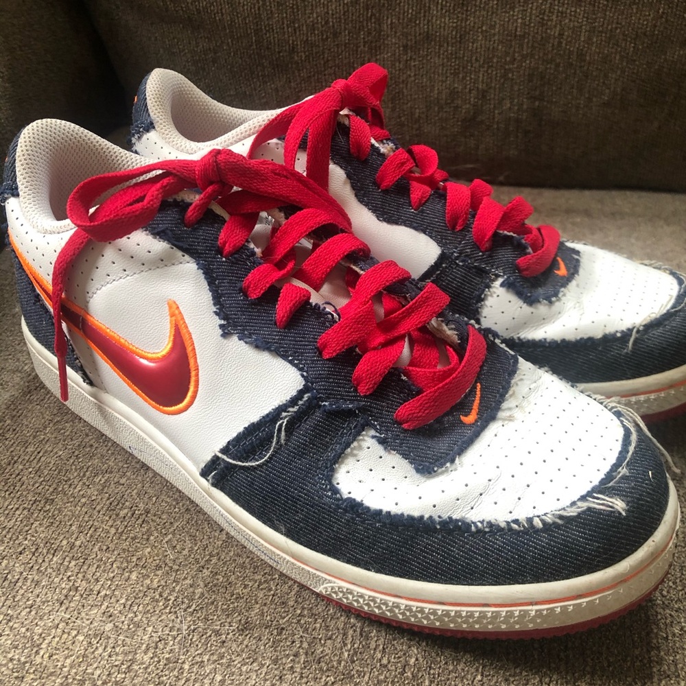 Women’s Rare Nike Zoom Sneakers